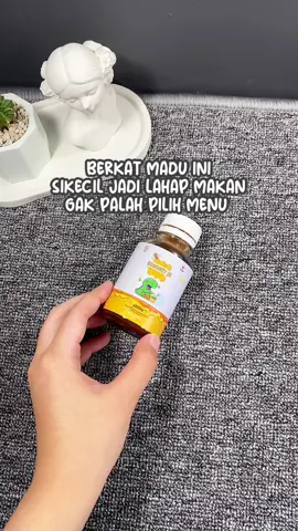 Berkat masu dari @sohoney_jr , sikecil makan tinggal hap hap tanpa palah pilih menu, makasin sendiri jugaaa🥰♥️ nafsu makan meningkat daya tahan tubuh juga meningkat✨✨ #maduanak #sohoneyjr #sohoney_jr #nafsumakananak #solusianakgtm #vitaminsohoneyjr #vitaminanak #anakmakanlahap  #anaklahapmakan #anakgtm #gtm #fyp #racuntiktok 