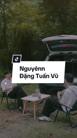 “Khi đã quá yêu thương một ai ta đâu biết đó là sai..” #metub #lieudenbaogio #nguyenn #dangtuanvu 