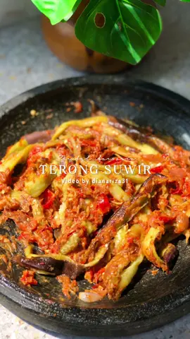 Resep 2 buah terong yg bisa ngabisin nasi se Magic com 🤤#resep #terong #sambalterong #sambalikanasin 