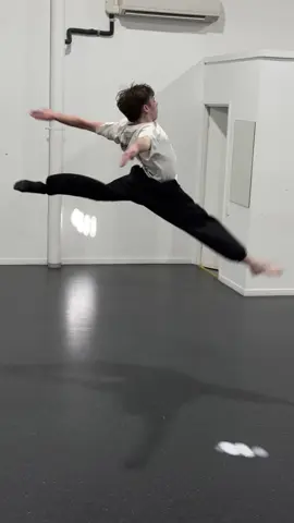 The Greatest. (dc @Joel Murphy) #lyrical #dance #goldcoast @Dynamite Studios 