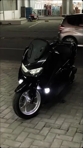 sendiri mulu wkwkwk#nmaxindonesia🇮🇩 #nmaxmodifikasi #modaldownsize #nmaxgen2 #pesonanmax #nmaxdanapelajar #nmaxlombok #nmaxnew #trendmotor #nmaxnewdowmsize #xzyabc #fyp 