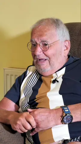 Elton Welsby  - Experiencing The Best Astmosphere In Goodison Park History ... #goodisonpark #goodison #evertonfc #evertonfc🔵 #evertonsupporters #evertonians #astmosphere #supporters #footballcommentator #fyp #bayernmunich #semifinal 