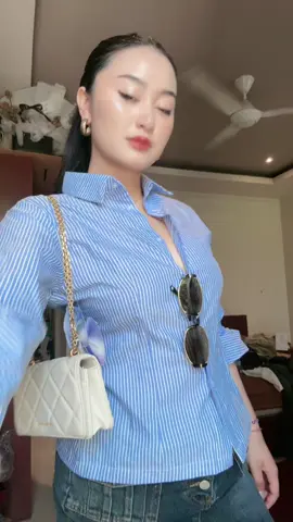 pls lagu yg ak nyanyiin pelangrn, ada yang tau ga ya judul nya apa, nada nya tu kek gini “” naaanaaa naa naanaaa oh yaaa”” gitu plss help😭🫵🏻