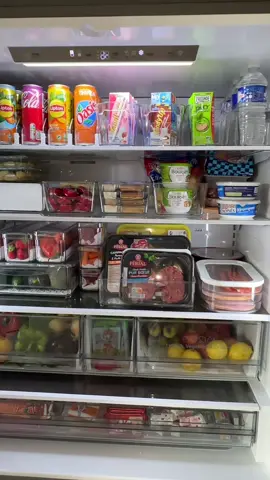 On me dira quand même qu’il n’y à rien à manger … 🥹 #restockasmr #fridgeorganization #CleanTok 