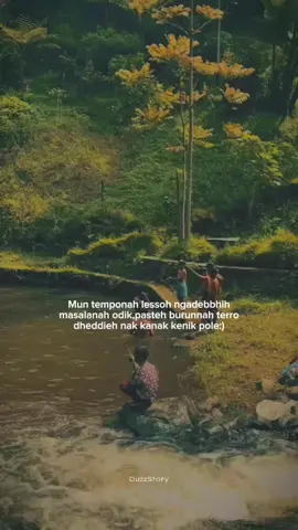 Bedeh se padeh ben engkok?🥹#katakatabijak #katakatamotivasi #bahasamadura #storymadura #bismillahfyp #viral #xcyzba #fypage #fypシ 