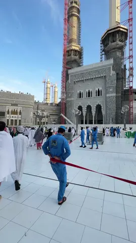 pembersihan area pelataran masjidil haram depan WC 3 dan 4 depan ZAM ZAM tower #masjidilharam #mekah #zamzamtower #umrah2024 #fyp #fypシ #fypシ゚viral 