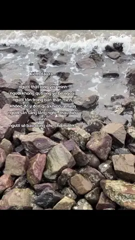 #xuhuong #xh #xuhuongtiktok #xhtiktok #tus #tâmtrang #em #buồn #story #emnhoanh #fyp 