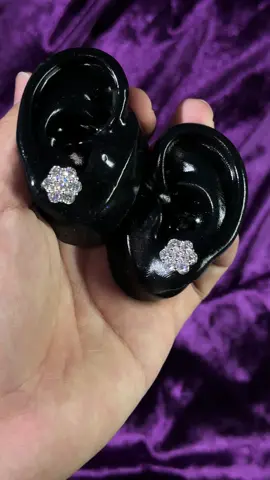 Moissanite earrings #moissanite #foryou #fyp #tiktok #trending #fashiontiktok #jewelry #mademebuyit #925sterlingsilver #ring #cubanring #ucciyojewelry #earring 