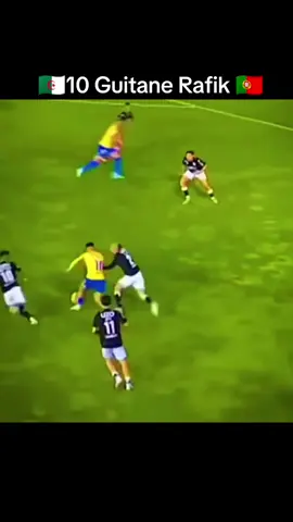 Rafik Guitane, né le 26 mai 1999 à Évreux (Eure). Il évolue au poste de milieu de terrain au GD Portugal  #pourtoi #tiktok #footballtiktok #sport #explore #اكسبلور #viral #تيك_توك #كرة_قدم #algerie🇩🇿 #fyp #guitanerafik 