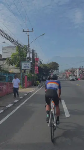 Rispek🫡 cek ayang mah🤣🤣 . . #CapCut #roadbiketiktok #cycling #fixedgear #fixedgear #xyzbca #fyp 