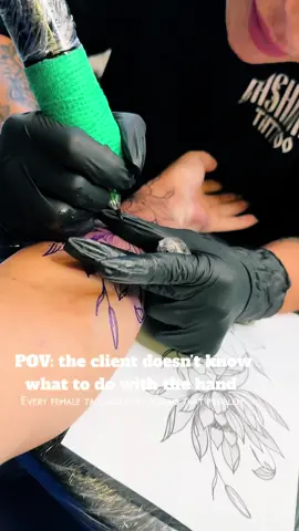 Wohin mit der Hand?  #tattoovideo #viralvideos #funny #funnyvideos #fy #fyp #fypage #foryou #foryoupage #tiktok #video #tattooer #femaletattooartist #tattooist #tatt #tattoos #ink #inked #tätowierer #tattoostiktok 