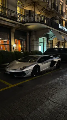svj in the night 🍿 #carlove #cartok #carporn #carguy #carlifestyle #lamborghini #aventadorsvj #aventador #svj #lambo #carenthusiast #hypercar 