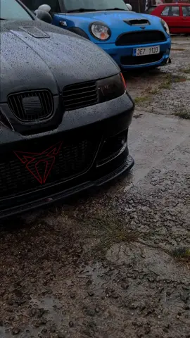 #seat #leon #1m #cupra #czech #seatleon #airride #mafiacars🖤 #fyp #trending #tiktok #tiktokcars #edit #viral#repost 