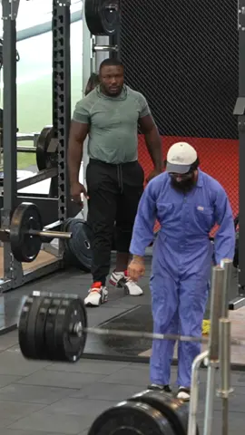 Can you do faster?😅😅 My training program link i Bio 💀 #anatoly #gym #cleaner 
