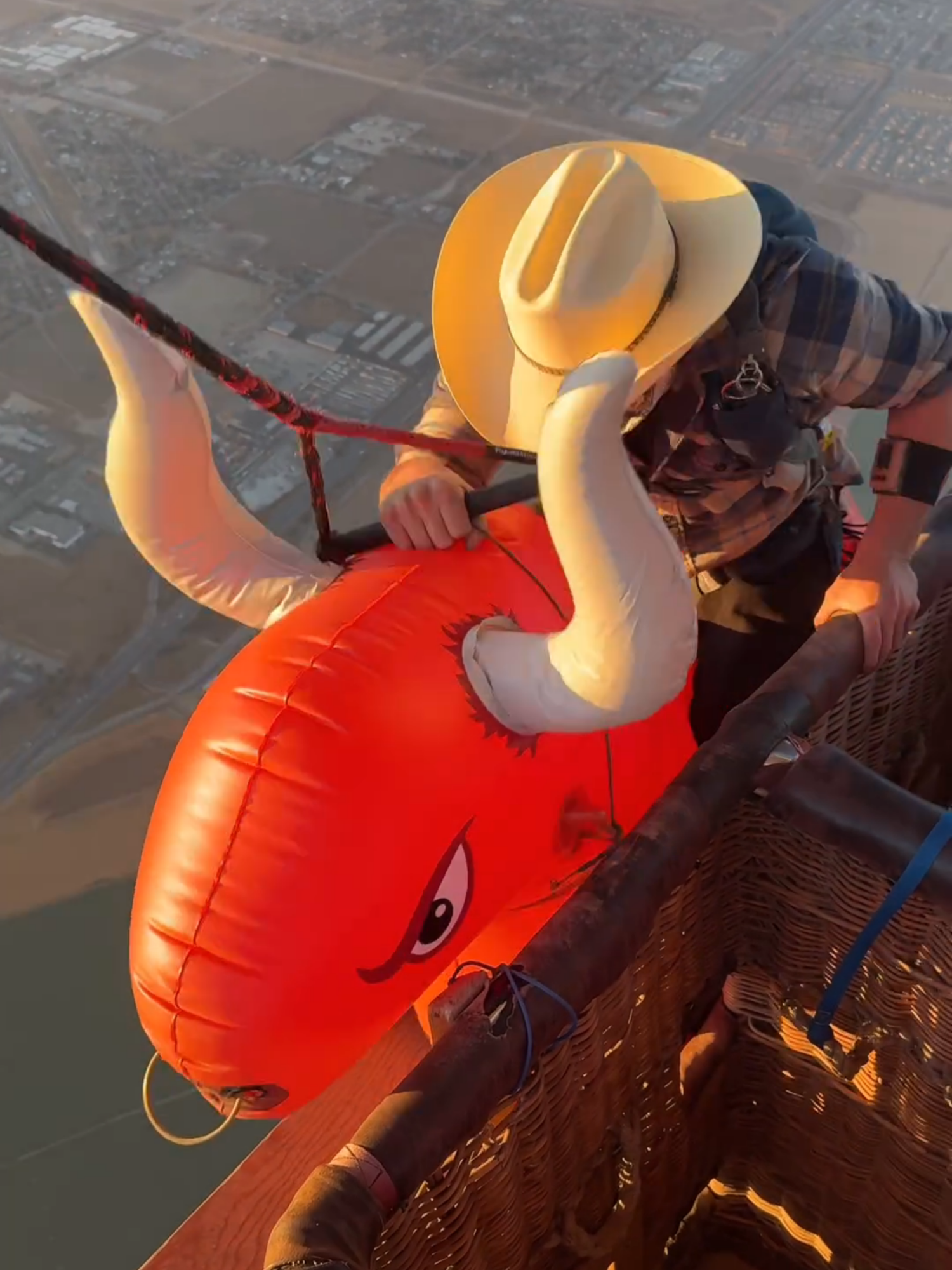 Not his first rodeo 🔥 (IG🎥: @freddychase) #Unreel #Extreme #Rodeo #Skydiving #Professional