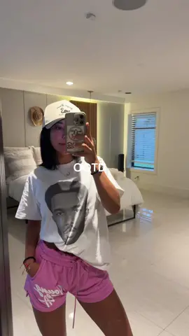 These shorts are soo comfy, excited to gym in them💪🏽 #gymoutfit #youngla @YOUNGLA #gymfit #workout #workoutoutfit #OOTD #outfit #streetwear #fit 