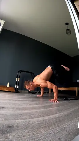 #calisthenics #reels #gym #foryou #maltese #planche #fyp #gymnastics #strong #streetworkout #pourtoii 