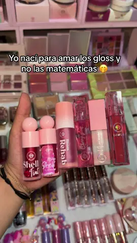 INSTAGRAM: zaharakiss___  #bucaramanga #bga #maquillajebucaramangacolombia #maquillajebga #makeup #gloss #glossylips #bloomshellcosmetics #fyp #parati #foryou 