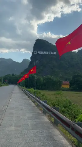 Phong Nha rực cờ đón mừng ngày Quốc Khánh 2/9#dulichquangbinh #toiyeuvietnam #phongnhakebang 
