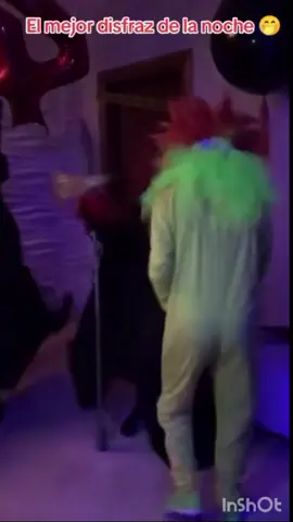Que es eso !  Mira 😅😨 #comedia #halloween #mejordisfraz #negrodewhatsaap #chistesgraciosos #michaeljackson #fyp #Fy #viral #apoyen 
