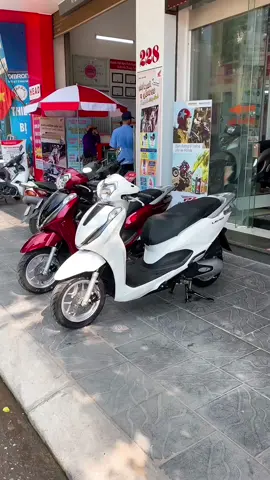 🍒 Với đường nét thiết kế của tương lai LEAD 2025 với bản cao cấp đỏ & tiêu chuẩn trắng đã có mặt tại HEAD Trường An 💕💞💞! => Kính mời quý khách hàng tới thăm quan showroom & xem xe 😍😍 => ib