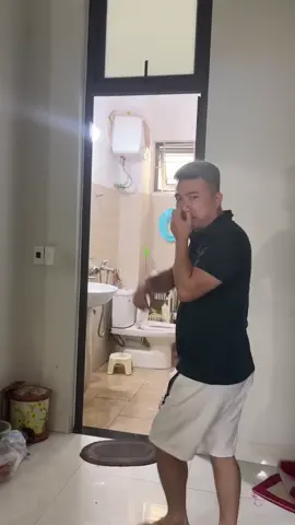 Nguyên nhân mùi hôi trong nhà tắm, nhà vệ sinh là đây. xử lý luôn thôi các bác