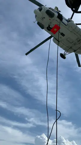 đặc công đổ bộ lên tàu tròn diễn tập chống khủng bố