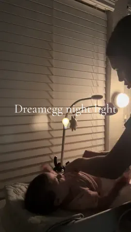 The perfect nursery nightlight! 💡Would be such a good baby shower gift to an expecting mama! 🤰🏻@Dreamegg #dreamegg #nightlight #nursery #nurserymusthaves #registrymusthaves #babyregistry#babyshowergift #expectingmom #gifts 