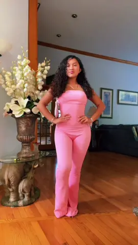 Pink 🎀’ #pink #outfit #Summer #promo #fypage #body #nyc #fypage #fypシ゚viral #clothing 
