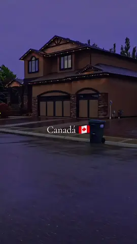 Canadian Neighborhood #🇨🇦 #canada #canadalife #dream #fy #foryourpage #vibes #canadavibes🇨🇦 #Aesthetic #foryou 