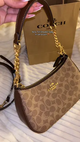 The colors 😍 shes also gonna be perfect for fall 🤭!!! #fypシ #coachoutlet #coach #terishoulderbag #coachny 