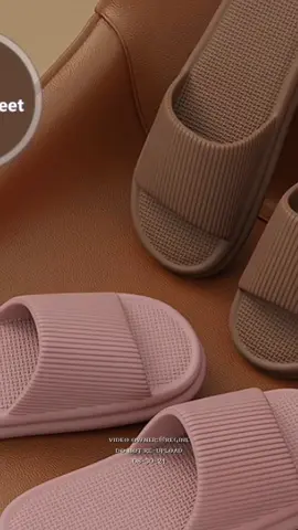 Home slippers, home bathing, outdoor clothing, anti slip and wear-resistant EVA integrated women's sandals, couple slippers😍🦋 #slippers #indoorslippers #sandal #coupleslippers #homeslippers  #reeegine 