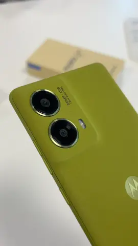 Este es el NUEVO Motorola G85  ¿Qué te parece el diseño?  #hellomoto #motorola #techtok #unboxing #viral #g85 