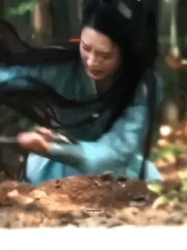 ini keknya Suige lagi dikubur hudup²?😭 trus Yixiao nyari dia trus gali tanahnya😭 nyesek bgttt #chenzheyuan #liqin #yixiaosuige #fatedhearts #cdrama #fyp #fypシ 