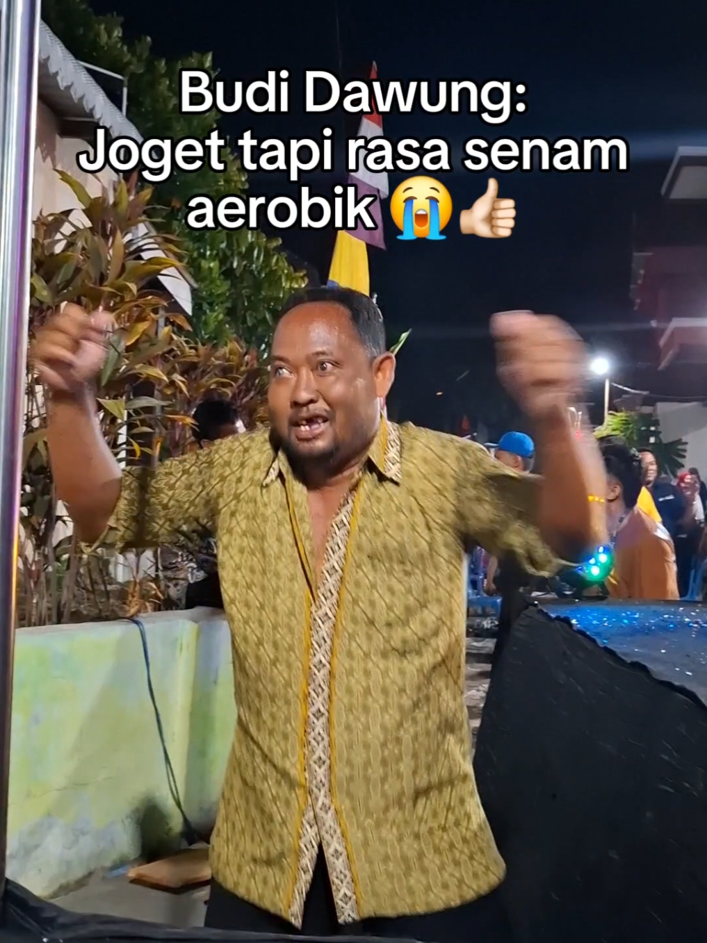Joget ala Budi Dawung 🕺🏻🕺🏻 #joget #jogetsenam #senam #senamaerobic #senamaerobik #videolucungakak #lucu_ngakak #ngakakkocak #fypシ #masukberanda #xyzbca #karanganyar24jam 