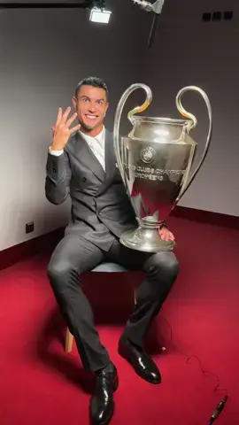 CR7 🏆🏆🏆🏆🏆 • #cr7 #cristianoronaldo #cristiano #ronaldo #goat #ucl #ucltrophy #trophy #championsleague #ldc #liguedeschampions #ucldraw #legend #football #realmadrid 