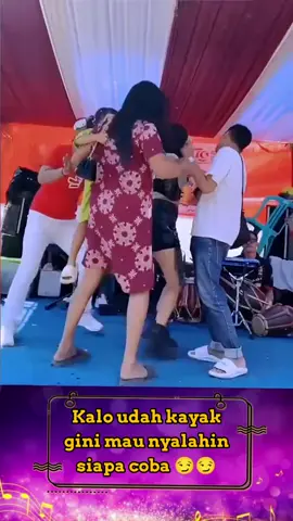 istri labrak suami #SerunyaBerbagi #cengkremusicoffocial #gowes #viral #mbahmisiyem #fyp 