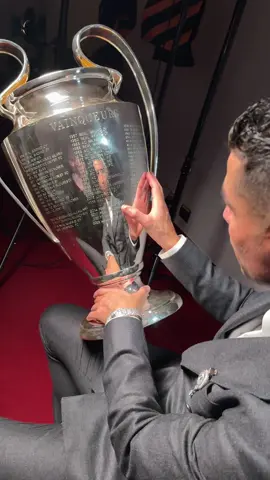 His baby 🏆🖐️ #UCL #UCLdraw #Ronaldo 