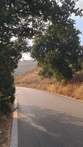 ويّا القدر ياما شفنا اشكال والوان أمر وصدر على قلبي بالحرمان أبعد عن سكِّتو ولّا أنسى محبِّتو قللي القدر وما صدَّقتوش انه الِّلي زيّو ما آمنلوش لكنه قللي متأخَّر بعد الِّلي كان والمتقدَّر ومهما عندي من حذَر ما يمنع شروع القدر امر وصدر على قلبي بالحرمان ويّا القدر ياما شفنا اشكال والوان امر وصدر آآآآه امر وصدر على قلبي بالحرمان عشنا كتير وشفنا عشَّاق كتير مظاليم حبيّنا ما حدِّش شفنا كان حب قصير واليـــم شفنا الّسعاده يومين وغابت عنّا سنين وجينا وأفترقنا وكان فراقنا اليــــم قللي القدر ... حياة الحب حلوه ليه قسَّاك الزَّمان ضاع منّا لحن الغنوه وغاب عنّا الحنان كنّا مع الطريق مطرح ما ياخدنا مكان وكان قلبي البريء عايش من غير حرمان قللي القدر ...🎶❤️👑 @Georges Wassouf  . . . #WelcomeWassouf #ويا_القدر_ياما_شوفنا_أشكال_ألوان #سلطان_الطرب #سلطان_الطرب_جورج_وسوف #سلطان_الطرب_جورج_وسوف🕊️ #سلطان_الطرب_أبووديع #ابووديع #ابووديع_سلطان_الطرب #ابو_وديع #ابو_وديع_سلطان_الطرب #ابو_وديع_جورج_وسوف_ #جورجوسوف #جورج_وسوف_🔚ابو_وديع_سلطان_الطرب👑 #جورج_وسوف🎶🎵🎤🔚 #جورج_وسوف_سلطان_الطرب_الاصيل #جورج_وسوف_سلطان_الطرب_ابووديع #وسوف #وسوفيات #وسوفيات_ابو_وديع_سلطان_الطرب #وسوفيات🎼🎤🎧👑🎻 #الوسوف #الوسوفي👑🎼🎶 #اغاني #Sing_Oldies #لبنان #الوطن_العربي #تيك_توك #تيك_توك_عرب #متابعه #ليك #اعادة_النشر🔃 #page_old_songs 