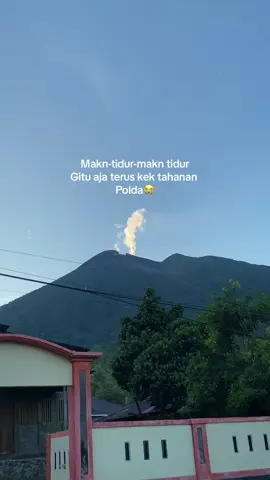 Sehat-sehat kaum penganguran😭😂#fypシ゚viral #ternatepride🏝🔥 #xbyzca #fyppppppppppppppppppppppp #penganguran 