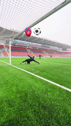 ⚽️🫀 @West Coast Goalkeeping  #goalkeeper #goalkeepergloves #goalkeepertraining #viral 