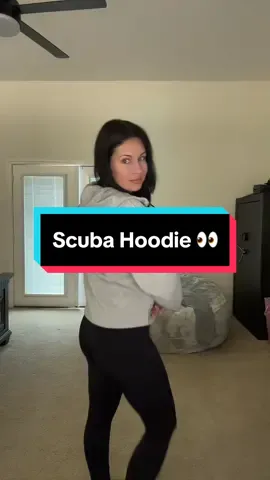 Im a true to size small, I did size up in this hoodie just to get that oversized look! #scubahoodie #croppedscubahoodie #acubahoodiehalfzip #croppedhoodie #fallinspo #fallhoodie #warmhoodie #giftsforher #gift #scubahoodiecollection #oversizedhoodie 