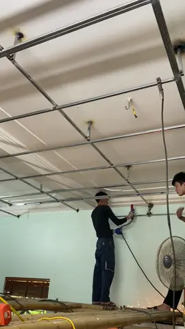 Phần 1 : Hàn khung xương sắt hộp để lắp đặt Trần nhựa Nano