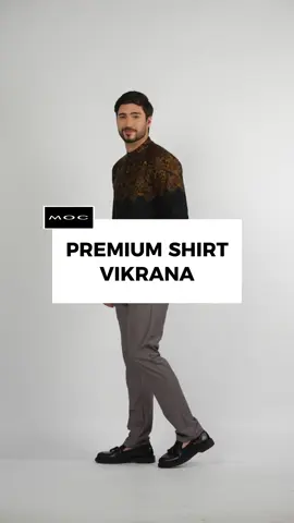 Back in Stock! Kemeja Batik Premium VIKRANA‼️ Dengan bahan Satin Print membuat kemeja terkesan mewah dan elegan✨ #moc #mocindonesia #kemeja #kemejabatik #batik #kemejaformal #formal #formalshirt #formaloutfit #menshirt 