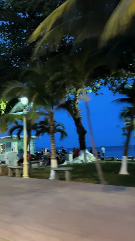 Đoạn đường ngày xưa anh cùng em chung bước đi về #yeunhatrang.79, #nhatrang 