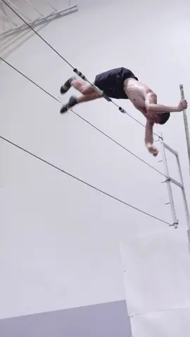 Last week of 3 lefts! #risepolevault #polevault #risehigher 