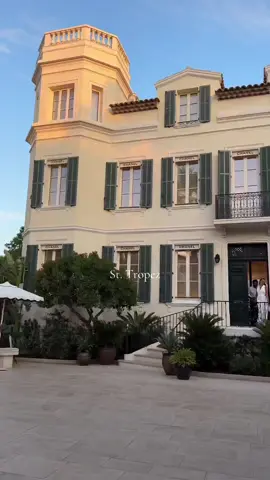 This is your sign to book a trip to St. Tropez with your friends next summer!