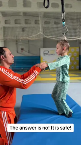 @wow_dad_circus_family #circus #artistcircus #aerialist 