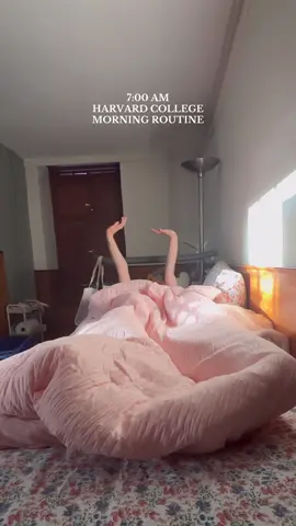 first day college morning routine vlog! 🏫⛅️ #college #morningroutine #Vlog #morningvlog #productive #harvard #dormlife #skincare #grwm #makeup #fyp 