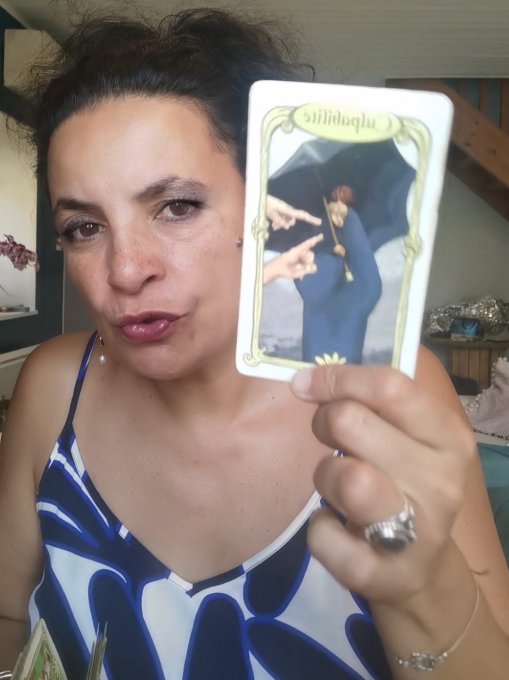 💌Pour prendre RDV clique sur le lien dans mon profil ou contacte-moi par message ici ou sur Insta-FB @elise.artisanedelumiere #tiragedecarte #cartomancienne #tarot #voyance #messagedujour #medium #sentimental #oraclereading #guidancedujour #tirage #oracle 